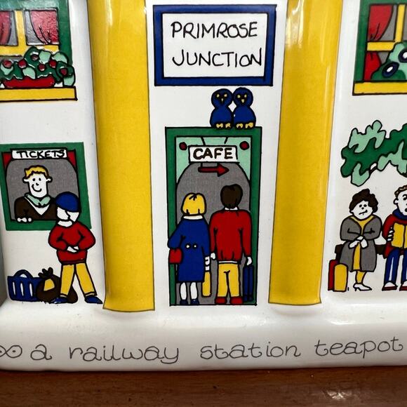 Vintage train station teapot - Picture 6 of 9